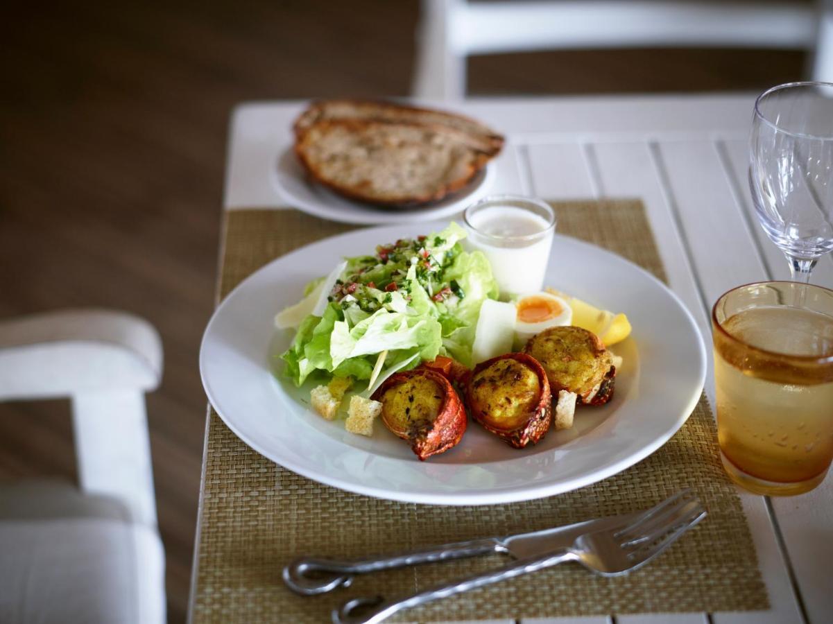 Lux* Saint Gilles Resort Экстерьер фото A Caesar salad