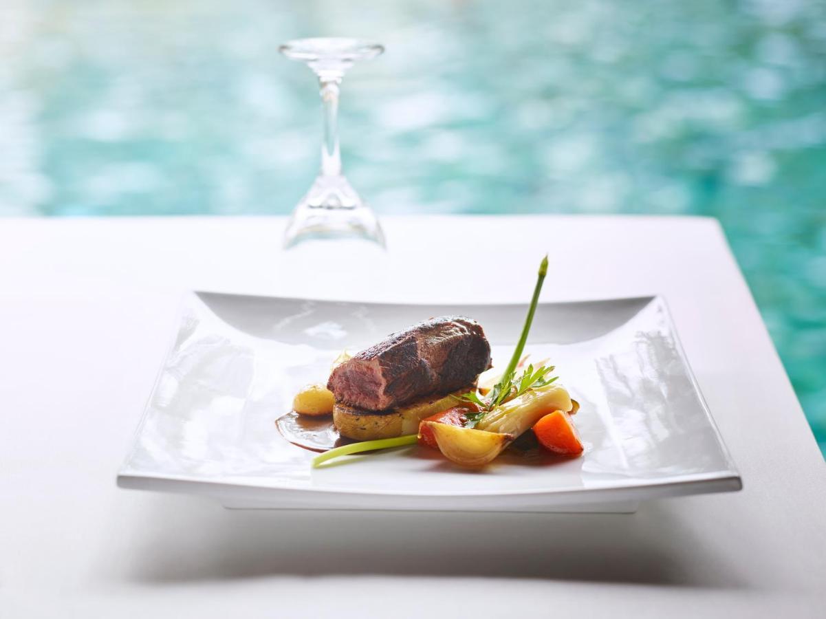 Lux* Saint Gilles Resort Экстерьер фото A plated meal