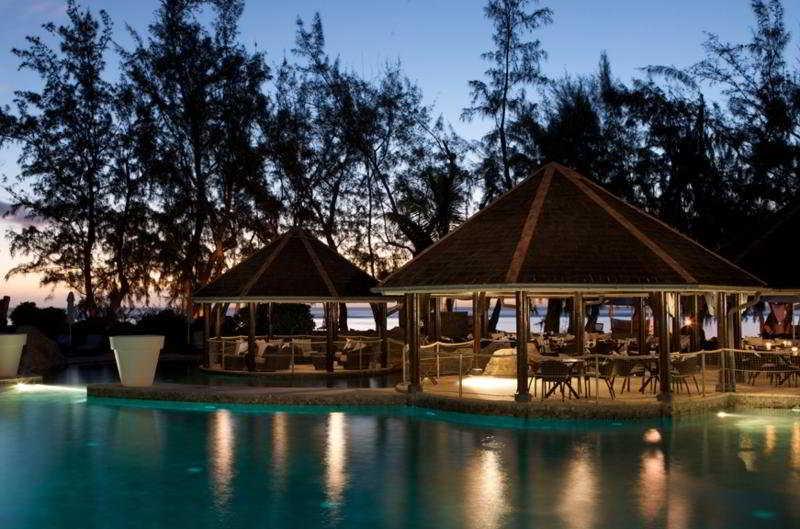 Lux* Saint Gilles Resort Экстерьер фото The Beach Club at the InterContinental Changi