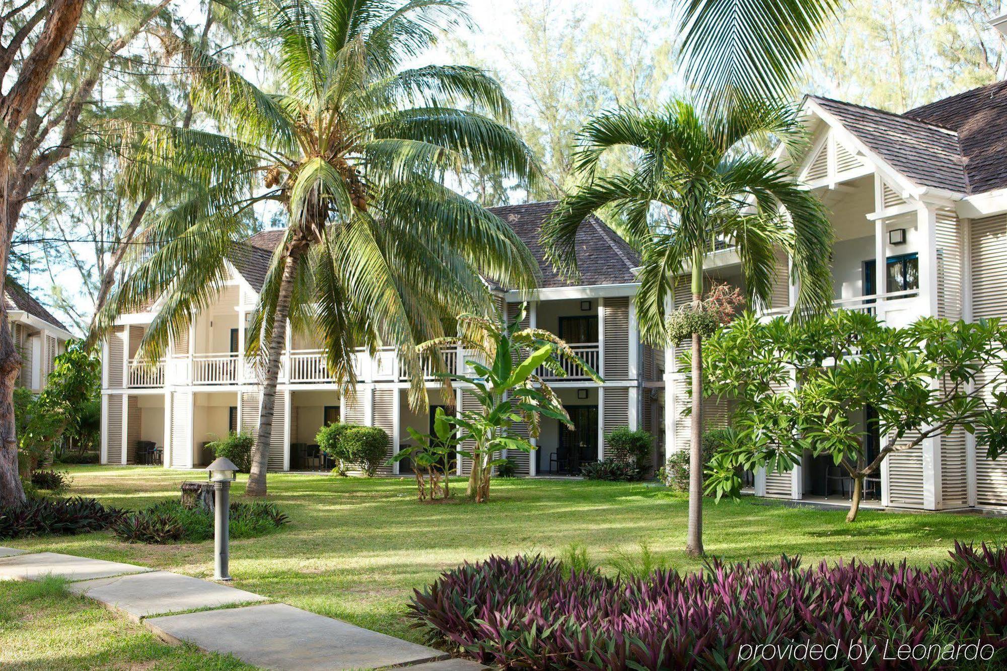 Lux* Saint Gilles Resort Экстерьер фото The Villas at the Jamaica Inn