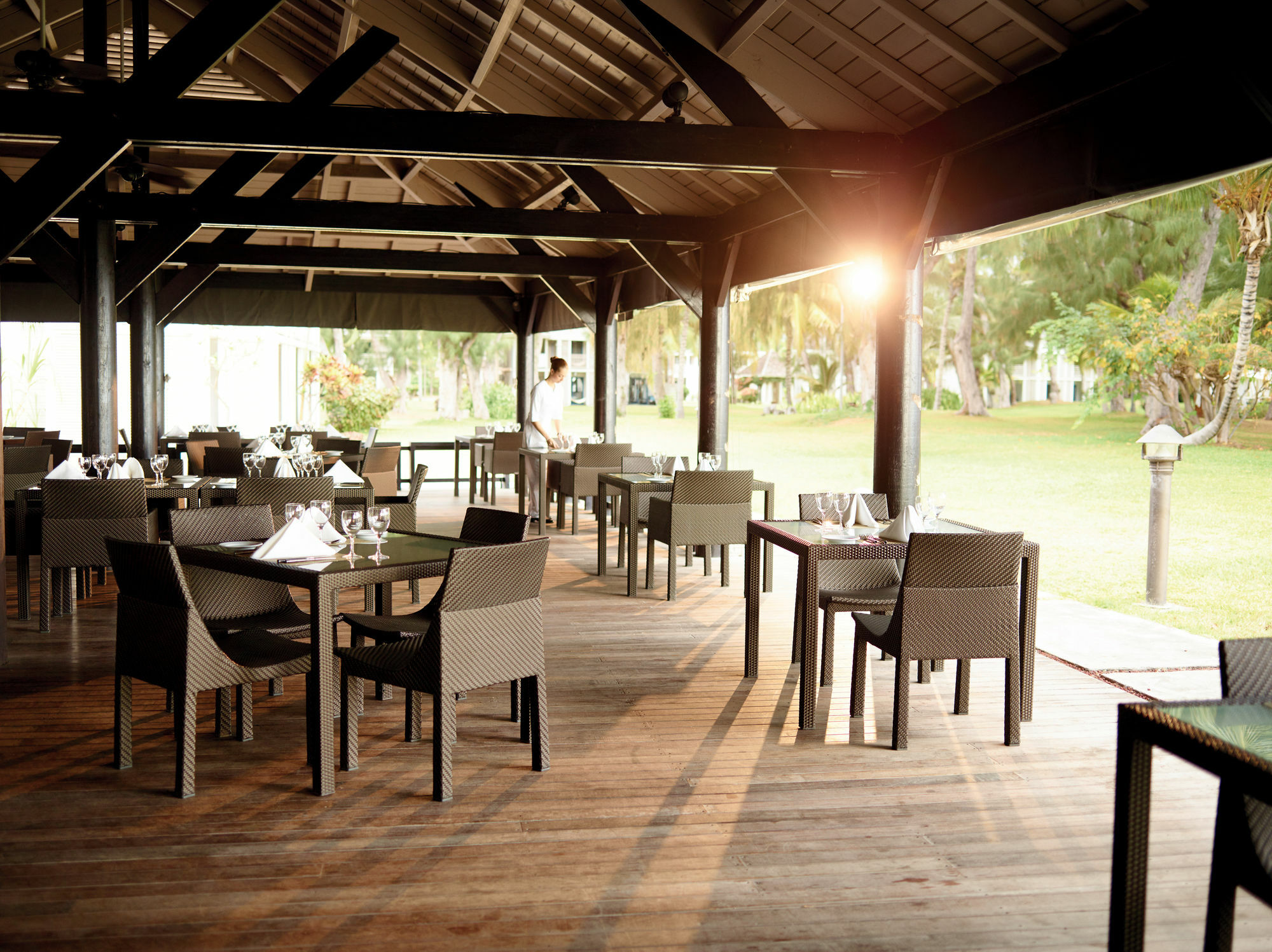 Lux* Saint Gilles Resort Экстерьер фото The restaurant at the resort